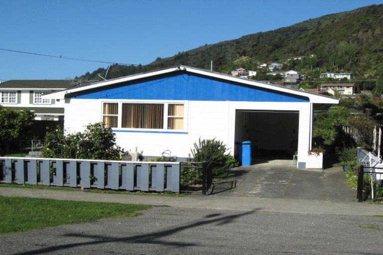 Photo of property in 44 Devon Street, Picton, 7220