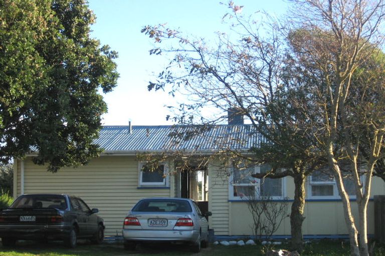 Photo of property in 16a-b Miranda Street, Cannons Creek, Porirua, 5024