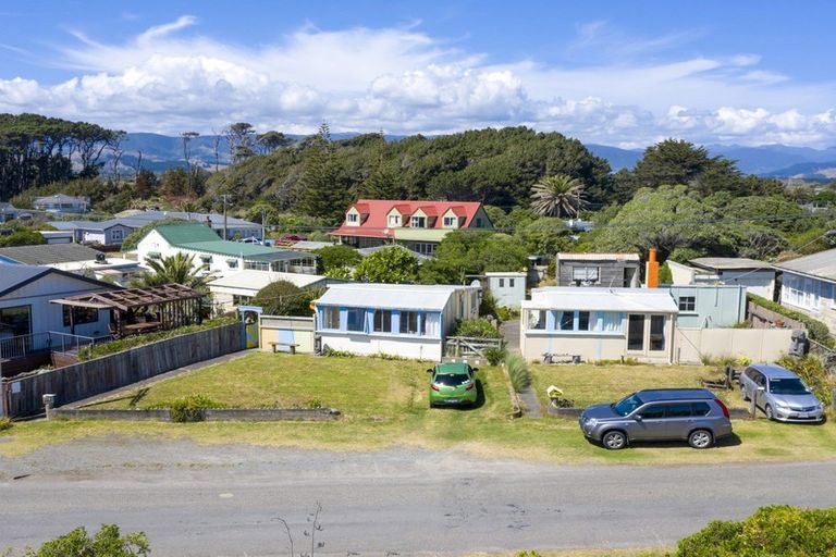 Photo of property in 230-232 Marine Parade, Otaki Beach, Otaki, 5512