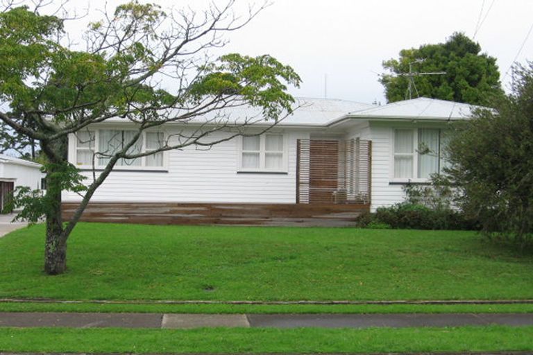 Photo of property in 68 Tiraumea Drive, Pakuranga, Auckland, 2010