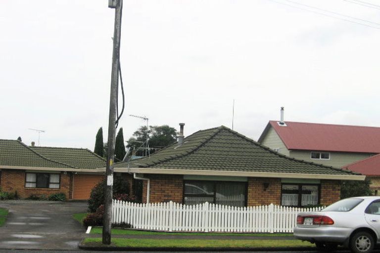 Photo of property in 2/10 King Edward Avenue, Papakura, 2110