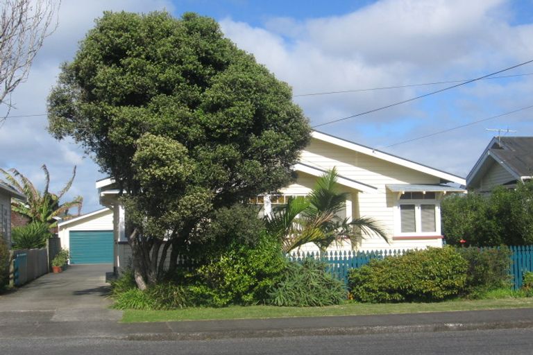 Photo of property in 9 Dinniss Avenue, Regent, Whangarei, 0112