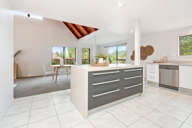 Photo of property in 5 Tieke Place, Horahora, Whangarei, 0110