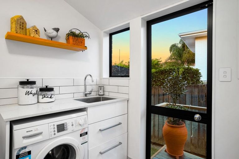 Photo of property in 43 Braemar Road, Rothesay Bay, Auckland, 0630