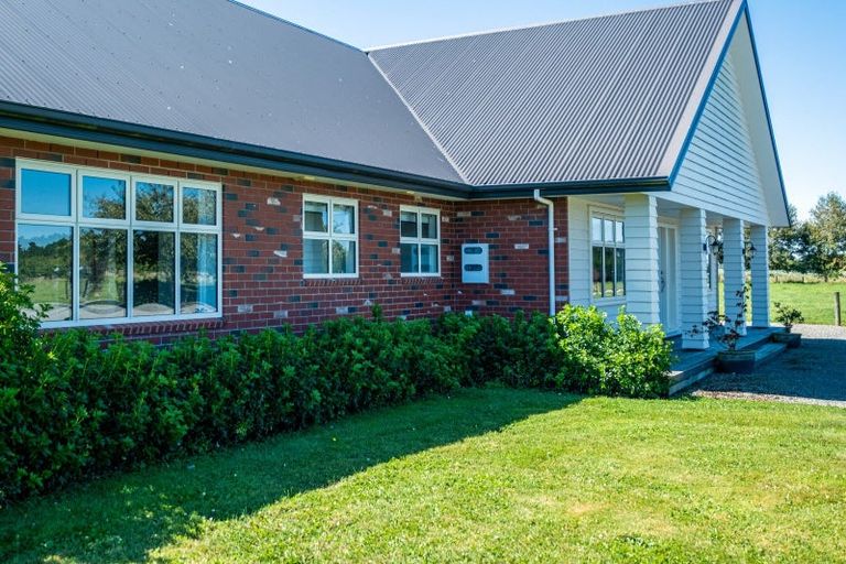 Photo of property in 61 Hekeao Road, Surrey Hills, Ashburton, 7778