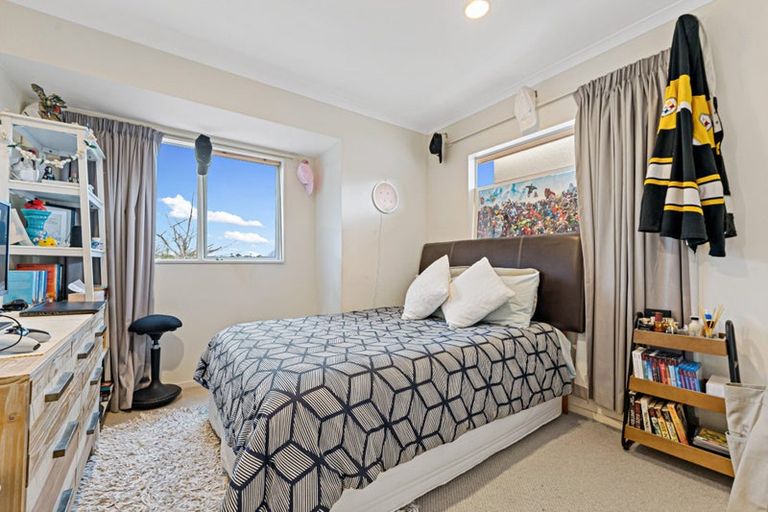 Photo of property in 25 Bronte Place, Somerville, Auckland, 2014