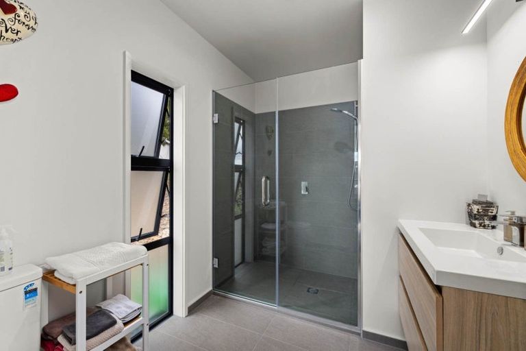 Photo of property in 14 Waterview Place, Haruru, 0204