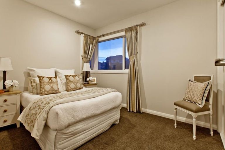 Photo of property in 678a East Coast Road, Pinehill, Auckland, 0630