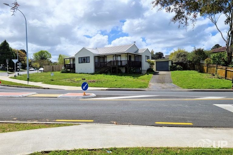 Photo of property in 2 West Harbour Drive, West Harbour, Auckland, 0618