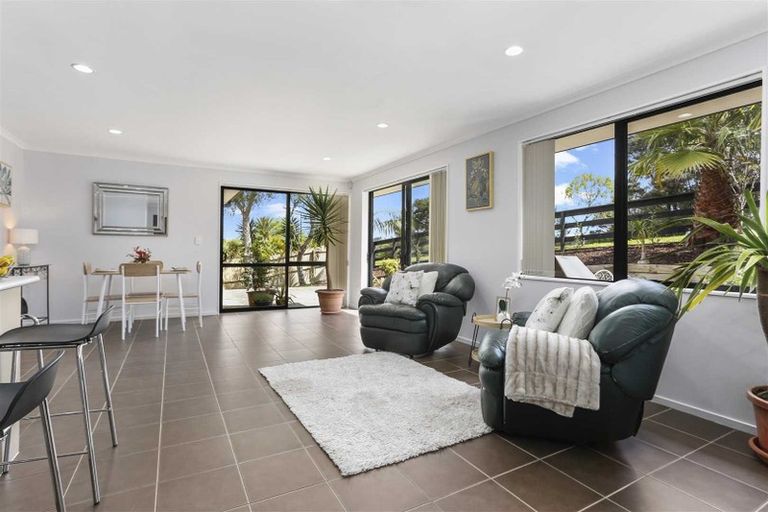 Photo of property in 1 Carol Lee Place, Albany Heights, Auckland, 0632