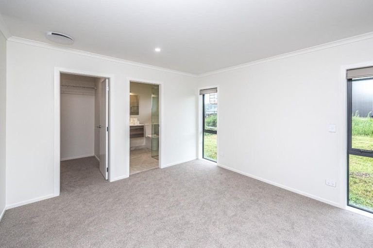 Photo of property in 32 Tirimoana Place, Otamatea, Whanganui, 4501