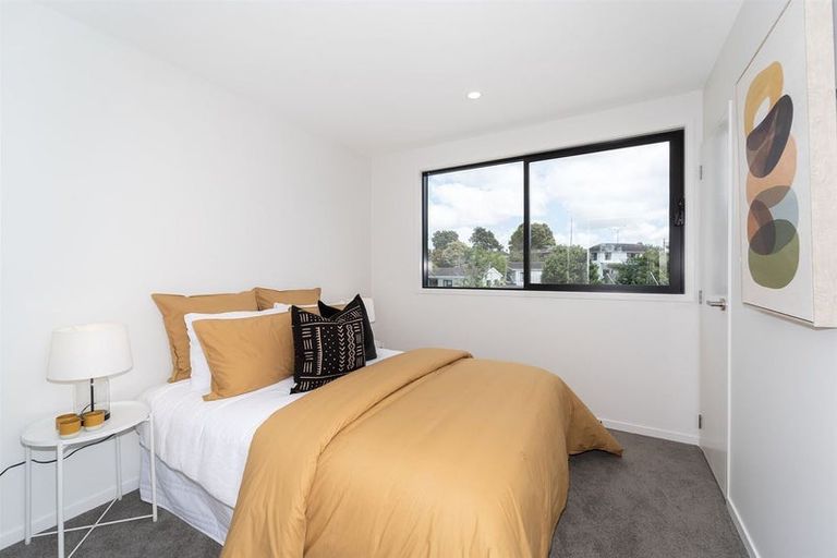 Photo of property in 5/8 Chivalry Road, Glenfield, Auckland, 0629