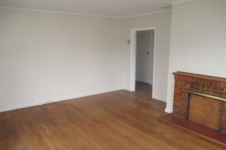 Photo of property in 5 Douglas Crescent, Fairfield, Hamilton, 3214