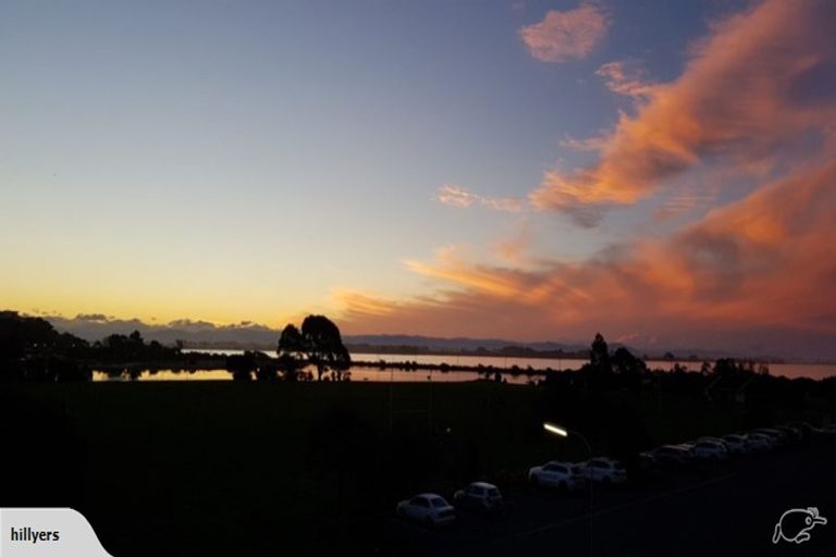 Photo of property in 122 Mccormacks Bay Road, Redcliffs, Christchurch, 8081