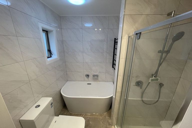 Photo of property in 1/143 Shakespeare Road, Milford, Auckland, 0620