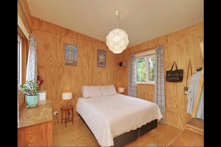 Photo of property in 5 Cross Street, Coalgate, 7673