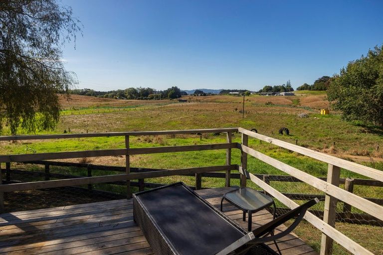 Photo of property in 141 Karioitahi Road, Waiuku, 2683