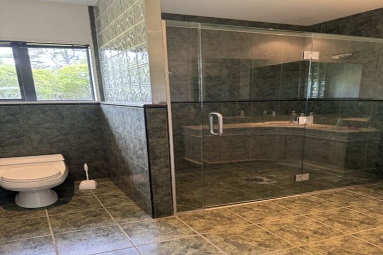 Photo of property in 115 Station Road, Kumeu, 0891