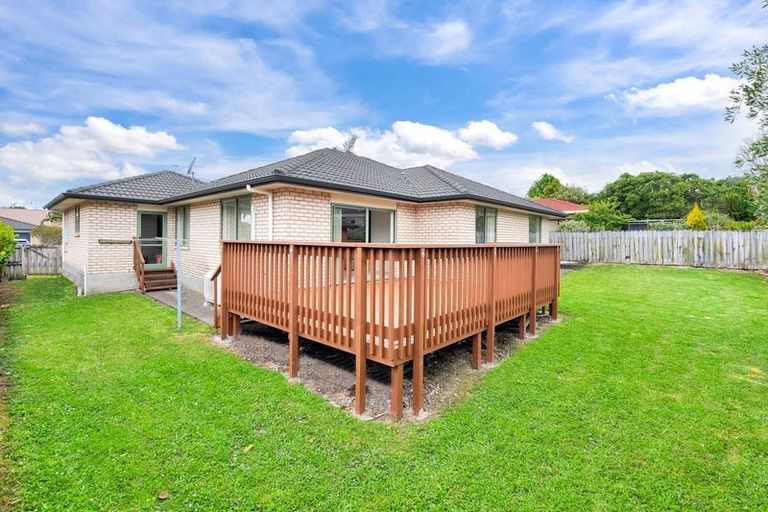 Photo of property in 12 Parkcrest Drive, Henderson, Auckland, 0612