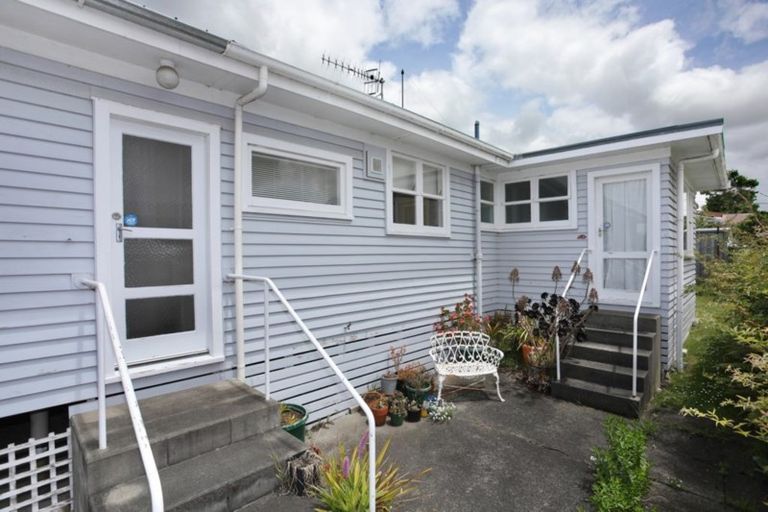 Photo of property in 2 Signal Street, Marton, 4710