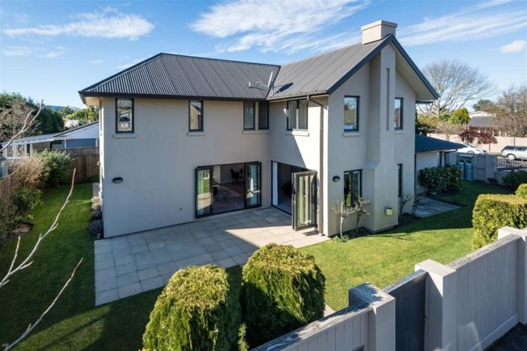 Photo of property in 2 Westburn Terrace, Burnside, Christchurch, 8041