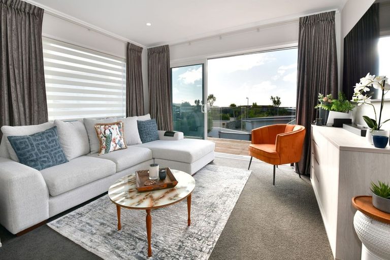 Photo of property in 36 Manhattan Rise, Orewa, 0931