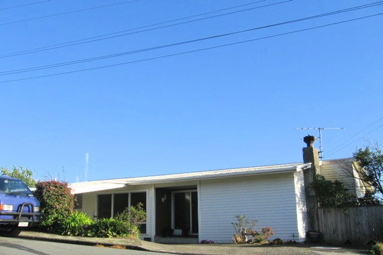 Photo of property in 34 Taupo Crescent, Plimmerton, Porirua, 5026