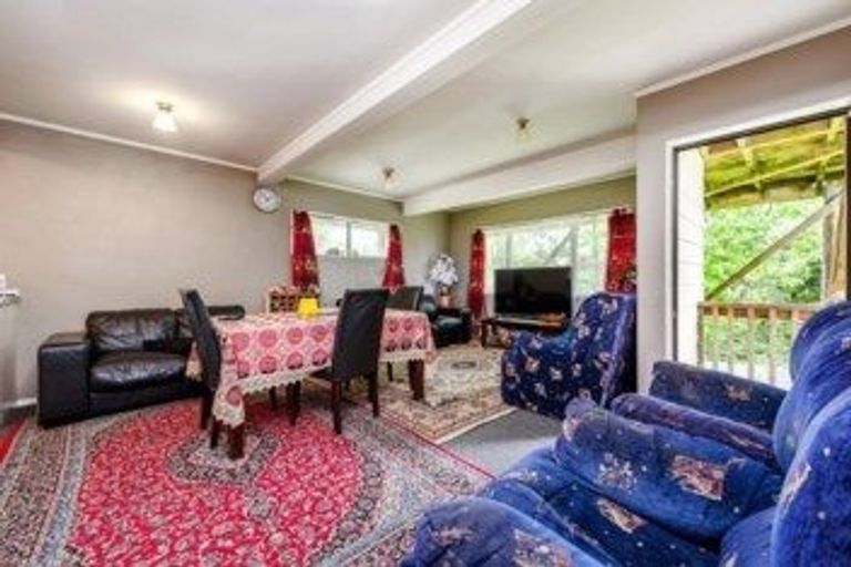 Photo of property in 12a Sabulite Road, Kelston, Auckland, 0602