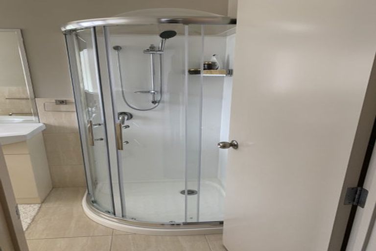 Photo of property in 7 Mazuran Place, Flat Bush, Auckland, 2016