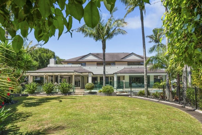 Photo of property in 12a Wainoni Heights, Greenhithe, Auckland, 0632