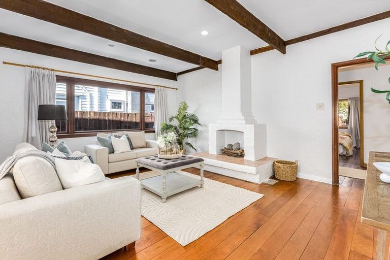 Photo of property in 1/7 Penrose Street, Woburn, Lower Hutt, 5010