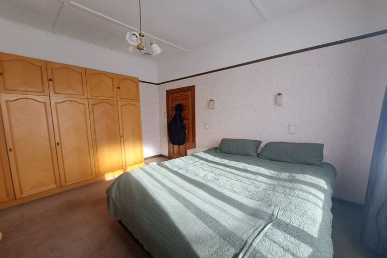 Photo of property in 2 Heretaunga Street, Petone, Lower Hutt, 5012