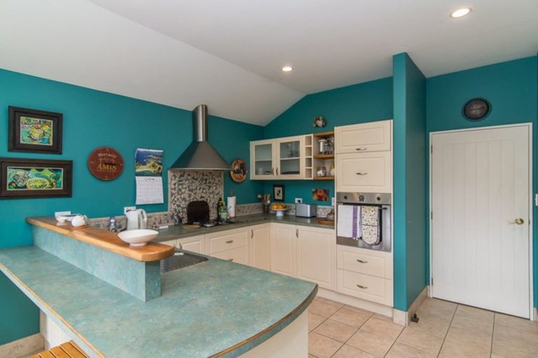 Photo of property in 17 Lorna Irene Drive, Raumati South, Paraparaumu, 5032