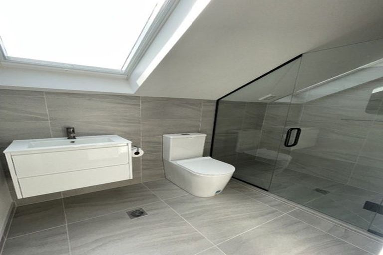 Photo of property in 1/7 Wha Street, Lyall Bay, Wellington, 6022