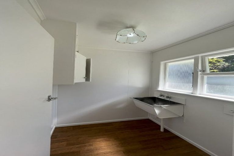 Photo of property in 119 Parkvale Road, Karori, Wellington, 6012