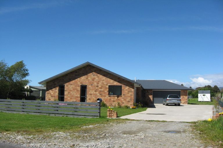 Photo of property in 43 Kew Road, Westport, 7825