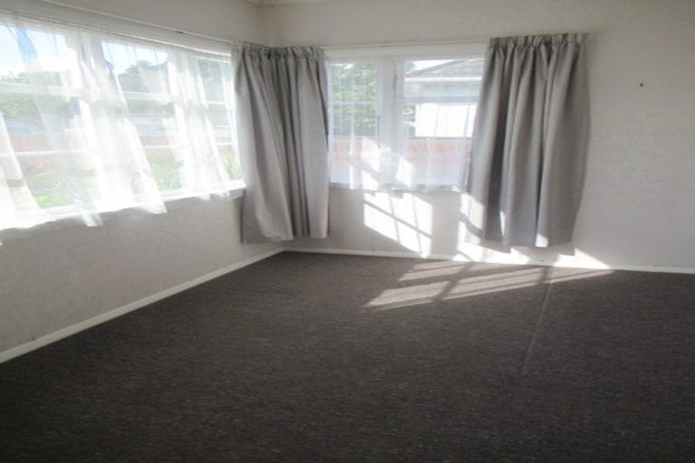 Photo of property in 27 Hall Crescent, Epuni, Lower Hutt, 5011