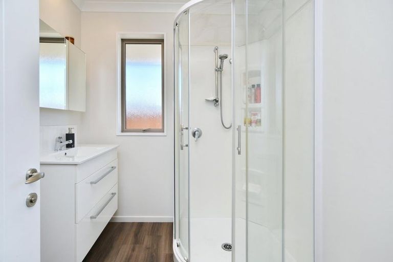 Photo of property in 7 Walnut Way, Rangiora, 7400