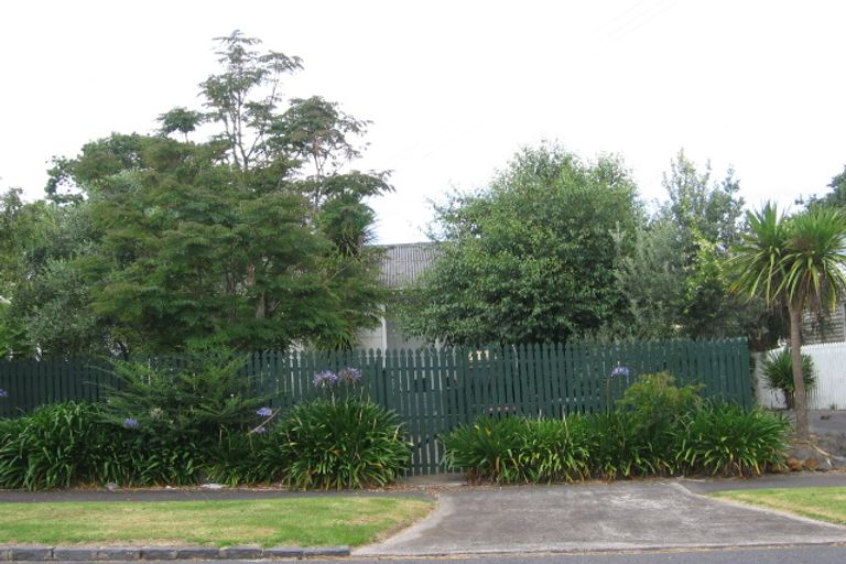 Photo of property in 24 Lambeth Road, Mount Eden, Auckland, 1041