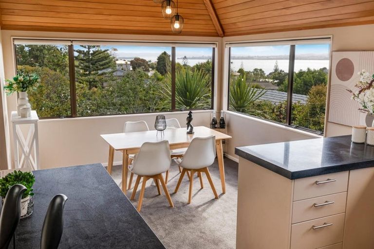 Photo of property in 2/54 Alexander Street, Cockle Bay, Auckland, 2014