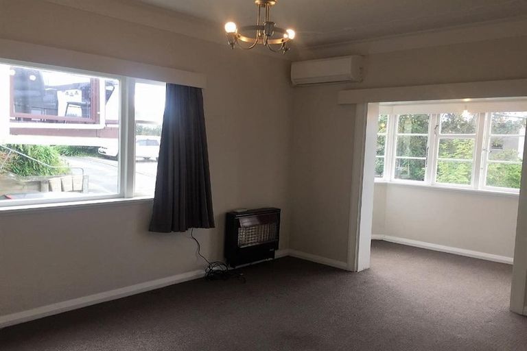 Photo of property in 9 Upper Lewisville Terrace, Thorndon, Wellington, 6011