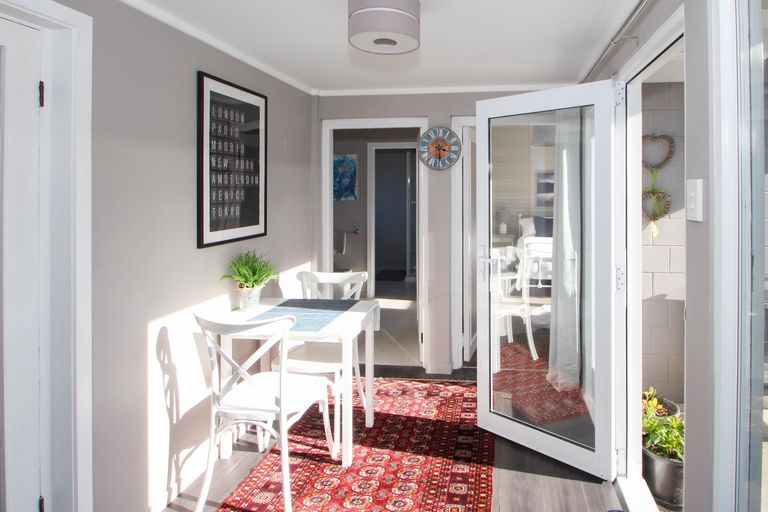 Photo of property in 2 Arthur Street, Holmes Hill, Oamaru, 9401