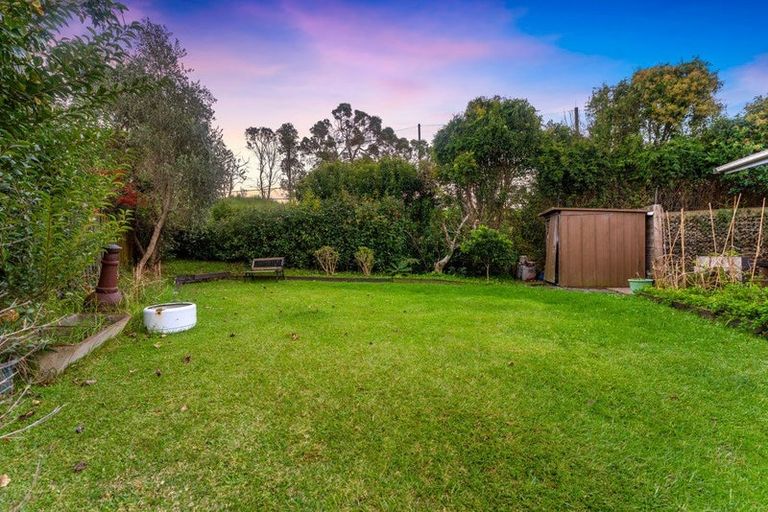 Photo of property in 16 Forrest Hill Road, Forrest Hill, Auckland, 0620