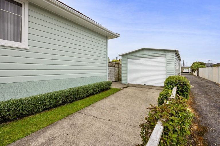 Photo of property in 13 Chilman Street, Strandon, New Plymouth, 4312