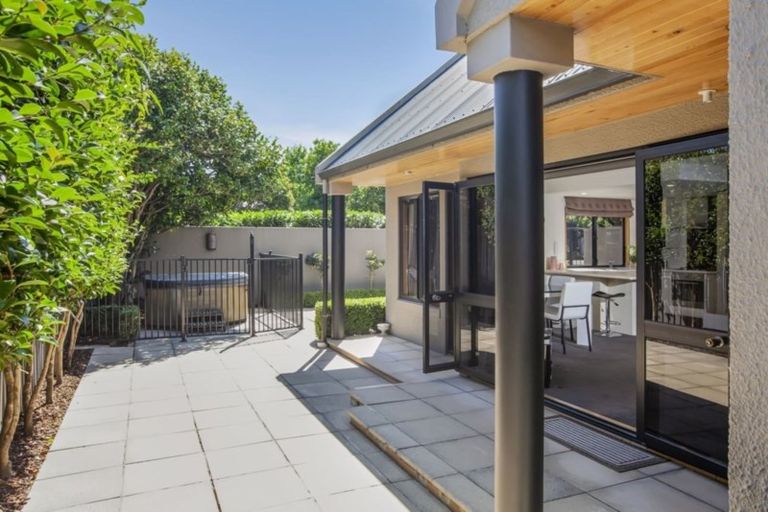 Photo of property in 1/135 Fendalton Road, Fendalton, Christchurch, 8052
