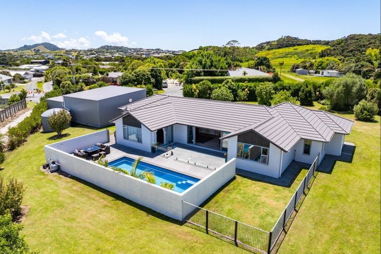Photo of property in 70 Jack Boyd Drive, Mangawhai Heads, Kaiwaka, 0573