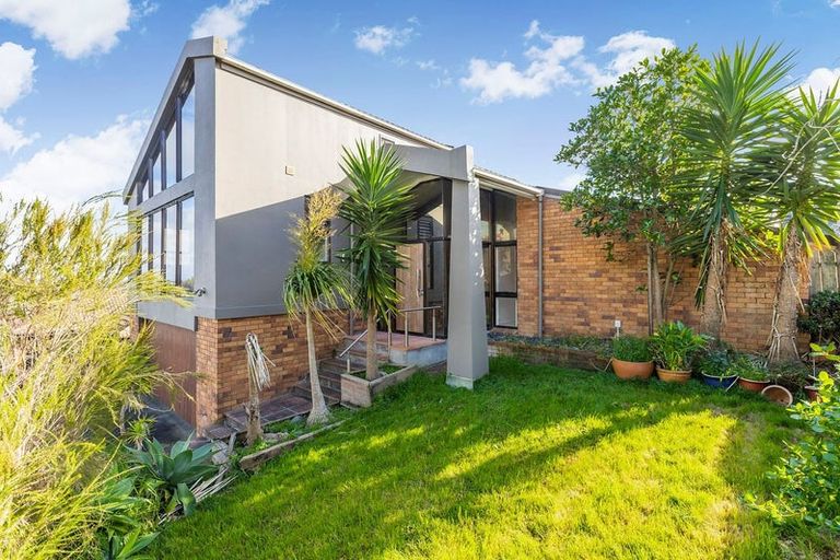 Photo of property in 69 Dalwhinnie Parade, Highland Park, Auckland, 2010