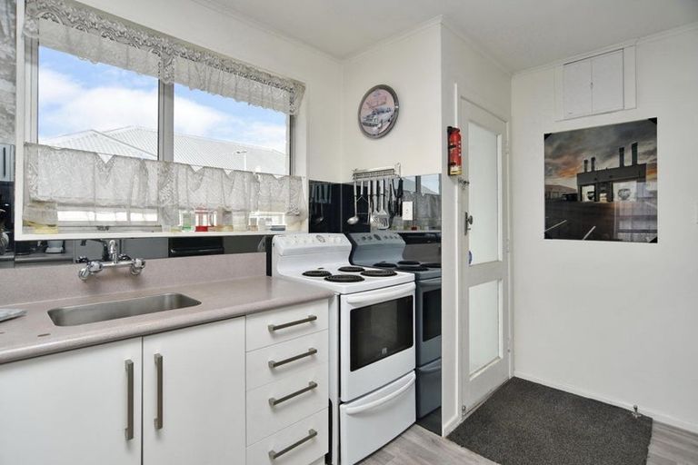 Photo of property in 2/92a Randolph Street, Woolston, Christchurch, 8062