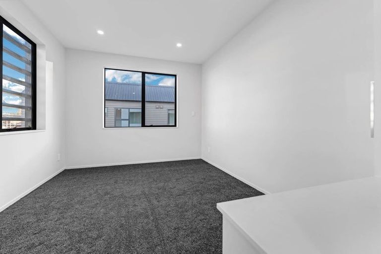 Photo of property in 14 Yellow Pear Lane, Karaka, 2578