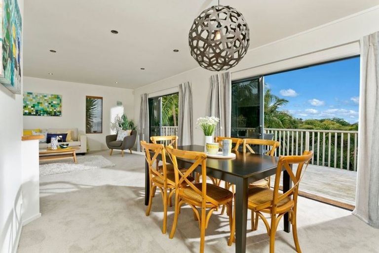 Photo of property in 88 Parr Terrace, Castor Bay, Auckland, 0620